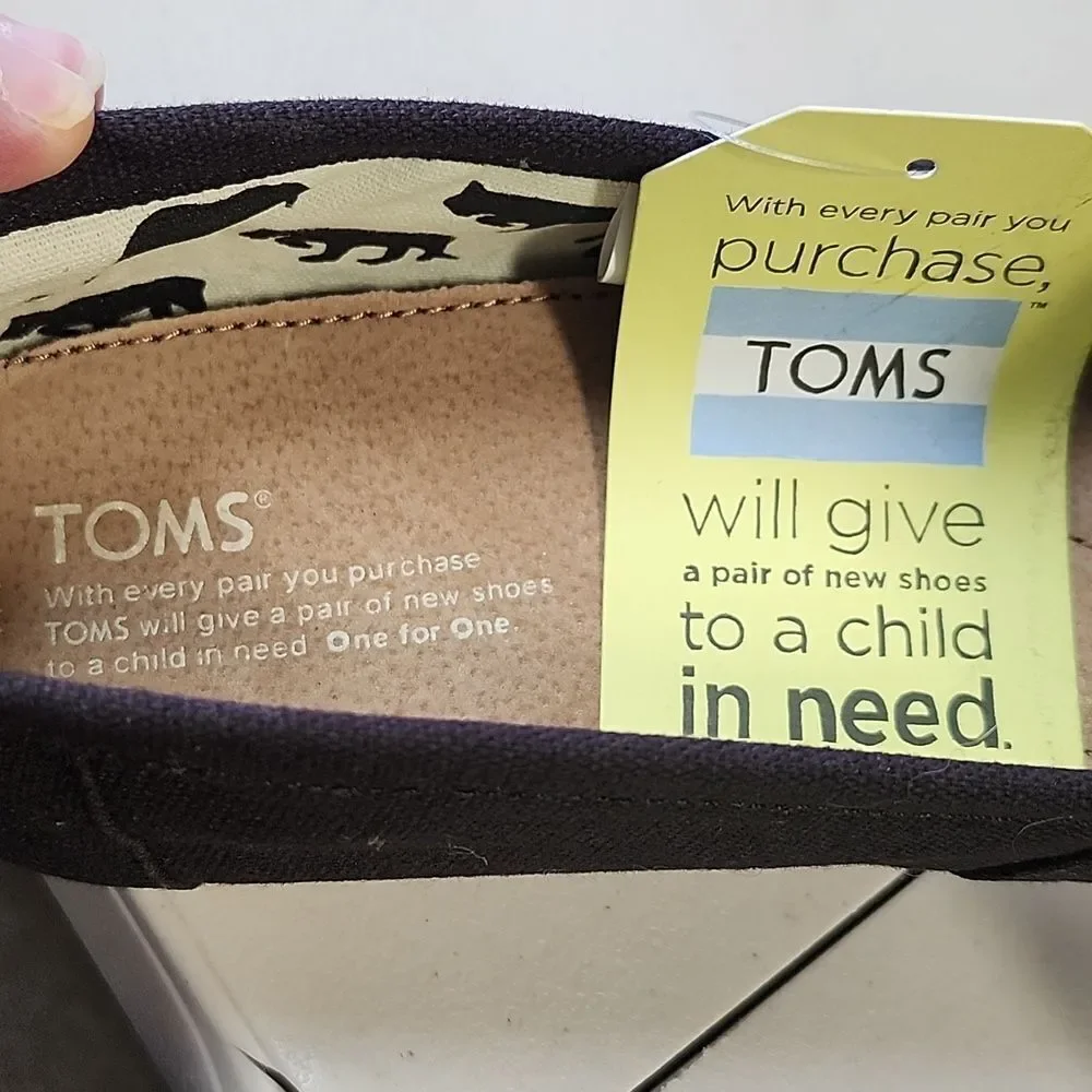 Toms Men's 11D Classic canvas black slip on Shoe - New
